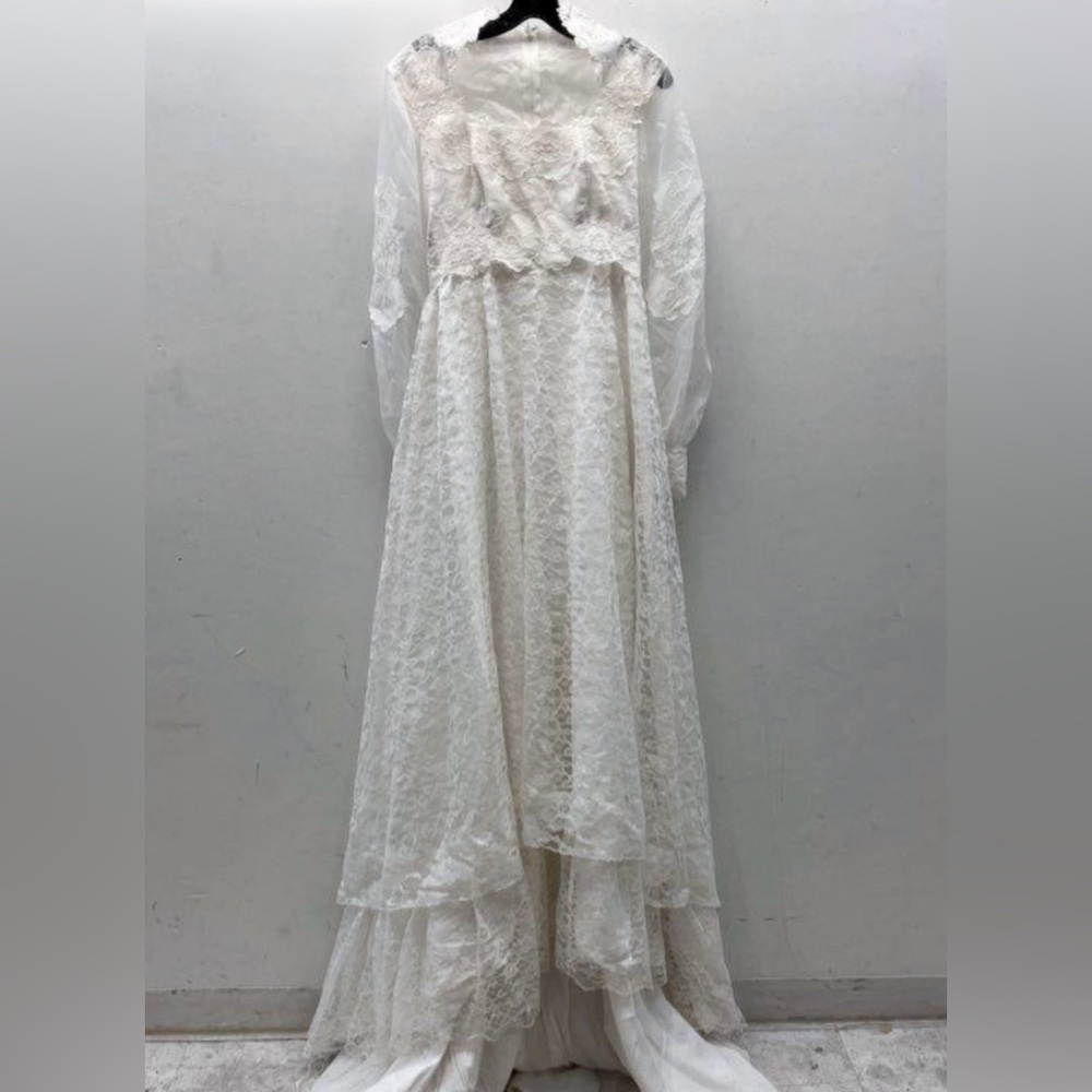 Vintage White Floral Lace Wedding Dress | Long Sleeves | Prairie | Cottagecore